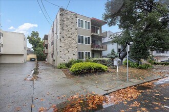 1182 Park Ave E in Alameda, CA - Building Photo - Building Photo