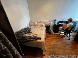 512 Cambridge St, Unit 4 in Boston, MA - Building Photo