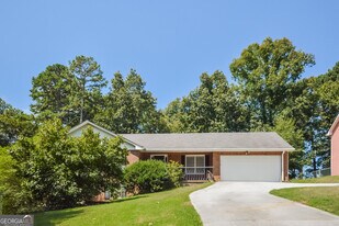 2451 Sherrie Ln SW in Conyers, GA - Building Photo