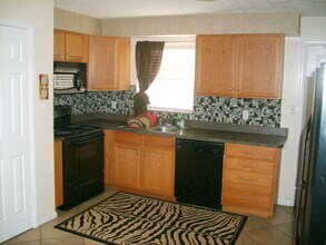 506 NW 34th St in Gainesville, FL - Foto de edificio - Building Photo