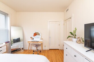 3413 N Elaine Pl, Unit 1 in Chicago, IL - Building Photo - Building Photo