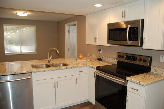 5845 87th Ave in Pinellas Park, FL - Building Photo - Building Photo