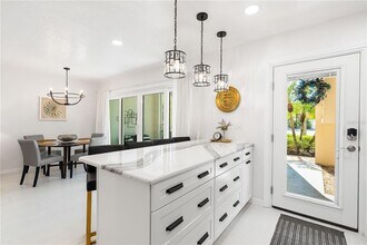 137 Avenida Messina in Sarasota, FL - Building Photo - Building Photo