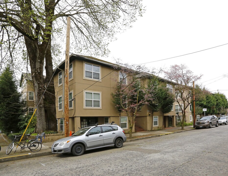 Westcott Court Apartments in Portland, OR - Building Photo