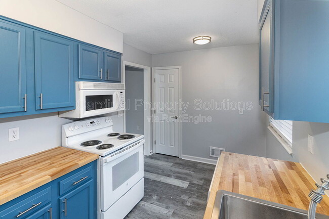 property at 7831 Glen Orchard Dr