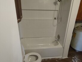 2021 Lawson Ave in Knoxville, TN - Building Photo