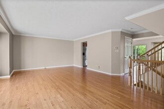 6330 Oyster Bay Ct in Bridgeville, PA - Building Photo - Building Photo