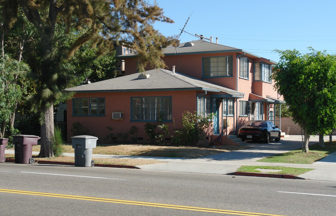 1340 E Broadway in Glendale, CA - Building Photo