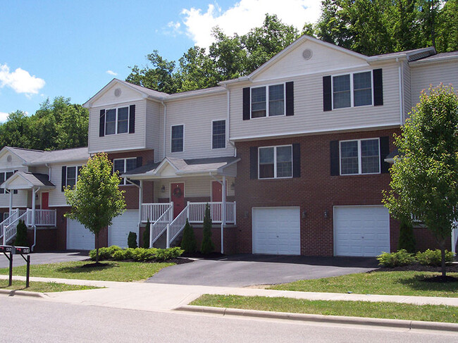 The Homes of Huston Hills in Cambridge, OH - Building Photo - Building Photo