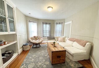 9 Taft St, Unit 1 in Boston, MA - Building Photo - Building Photo