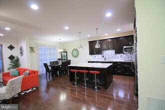 4 Stonehaven Cir in Chester Heights, PA - Building Photo - Building Photo