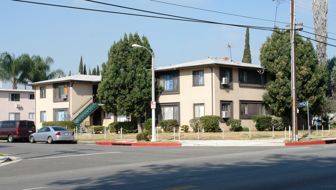 14913 Hartland St in Van Nuys, CA - Building Photo