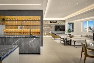 2301 Collins Ave, Unit 1634 in Miami Beach, FL - Building Photo