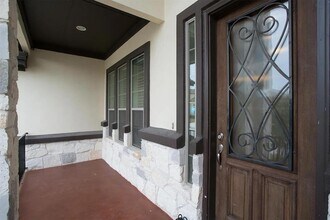 3809 Vinalopo Dr in Bee Cave, TX - Building Photo - Building Photo