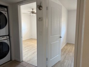 Enchanted Village in Mesa, AZ - Foto de edificio - Interior Photo