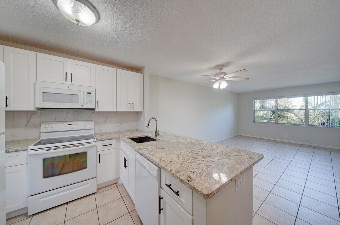 550 SE 2nd Ave-Unit -G27 in Deerfield Beach, FL - Building Photo