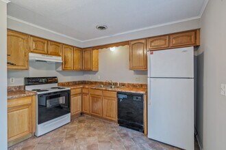 302 Wakefield Rd in Knoxville, TN - Building Photo - Building Photo