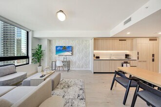 40 NW 3rd St, Unit SI ID1463212P in Miami, FL - Building Photo - Building Photo