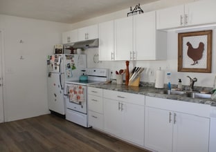 84 W Main St in Grantsville, UT - Building Photo - Building Photo