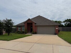 100 W N Creek Dr in Sherman, TX - Building Photo