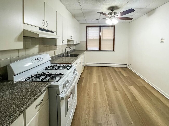 61 Wales Ave in Jersey City, NJ - Building Photo - Building Photo