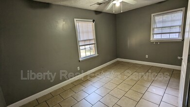 214 Honey Ln Cir in Hinesville, GA - Building Photo - Building Photo