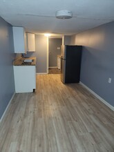 55 Cotter Ave, Unit 8 in Akron, OH - Foto de edificio - Building Photo