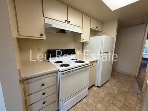 1009 Fulton Ave in Sacramento, CA - Building Photo - Building Photo