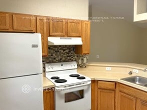 627 Parakeet Ct in Kissimmee, FL - Foto de edificio - Building Photo