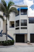 1922 Harbourside Dr in Longboat Key, FL - Building Photo