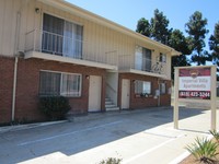 1341-1343 Imperial Beach Blvd in Imperial Beach, CA - Foto de edificio - Building Photo