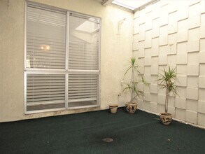 2350 Via Mariposa W in Laguna Woods, CA - Building Photo - Building Photo