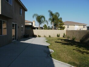 16395 Twinberry Ct in Fontana, CA - Building Photo - Building Photo