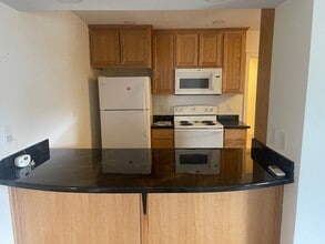 2410 Applegate Ave in Klamath Falls, OR - Building Photo - Building Photo