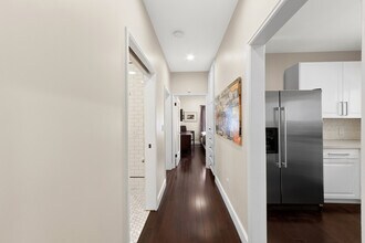 1118 Poinsettia Dr, Unit 1120 Lower in West Hollywood, CA - Building Photo - Building Photo