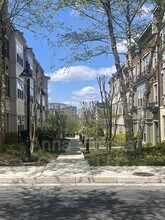 617 Sprintsail Way in Oxon Hill, MD - Building Photo - Building Photo