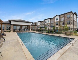 Marlowe Wellington in Fort Worth, TX - Building Photo