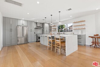 8547 Shoup Ave in Los Angeles, CA - Building Photo - Building Photo