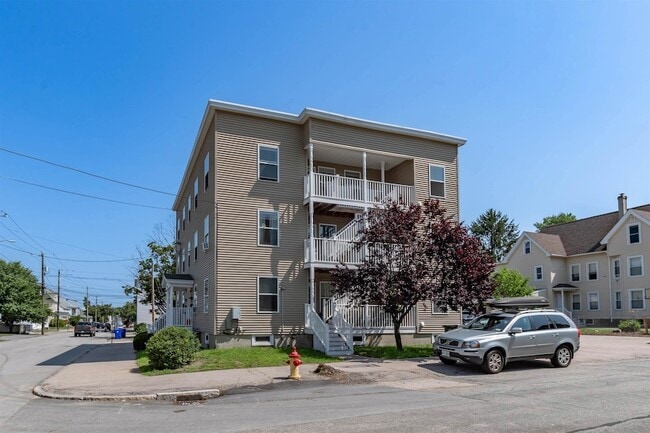 105 Taylor St, Unit 3S in Manchester, NH - Foto de edificio - Building Photo