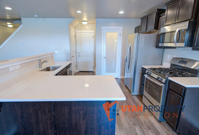 property at 10878 Harvest Pointe Dr