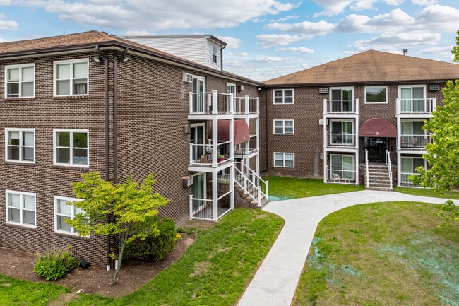 Pondsview Apartments