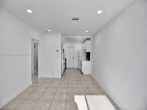 708 N 20th Ave, Unit 1-2 in Hollywood, FL - Building Photo - Building Photo