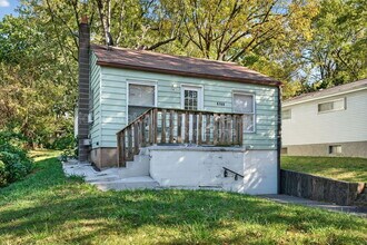 6166 Emerald Ave in Ferguson, MO - Building Photo - Building Photo