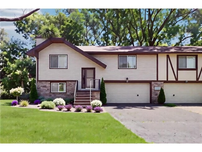 property at 2509 Cedar Hills Dr