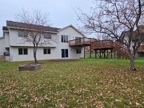 10283 Karston Ave NE in Albertville, MN - Foto de edificio - Building Photo