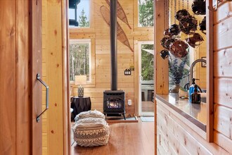 102 Tahoma Pl in Ashford, WA - Foto de edificio - Building Photo