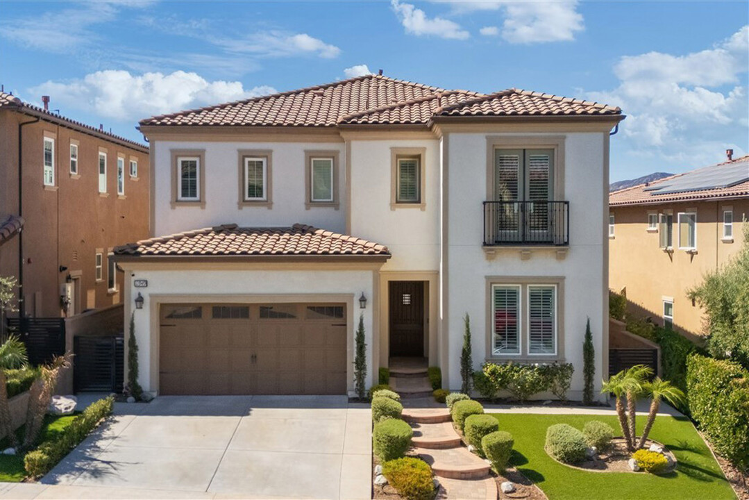 11949 Ricasoli Way in Porter Ranch, CA - Foto de edificio