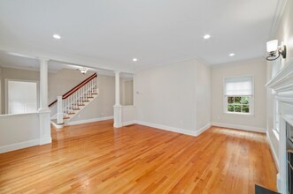 15 Edgemoor Cir in Wellesley, MA - Building Photo - Building Photo