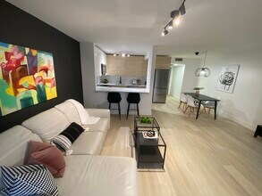 111 Mansfield C, Unit New Boca Villa in Boca Raton, FL - Building Photo - Building Photo