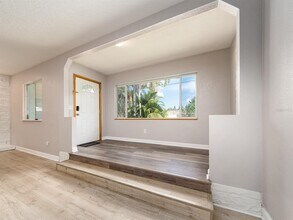 1549 Linwood Dr in Clearwater, FL - Building Photo - Building Photo